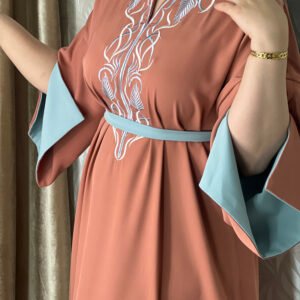 robe brodée
